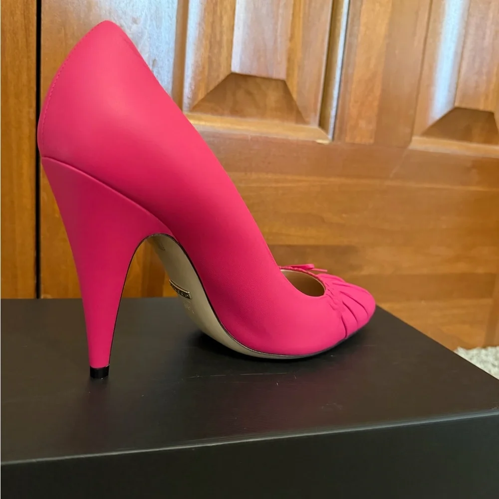 Gucci Hot Pink Pointed-Toe Bow Pumps - Picture 14 of 16